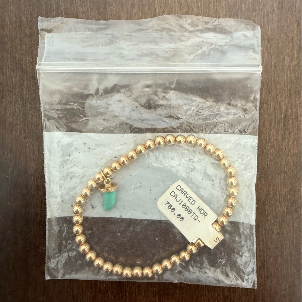 Gold Bracelet with Turquoise Horn Accent. REAL GOLD. REAL TURQUOISE. NWT